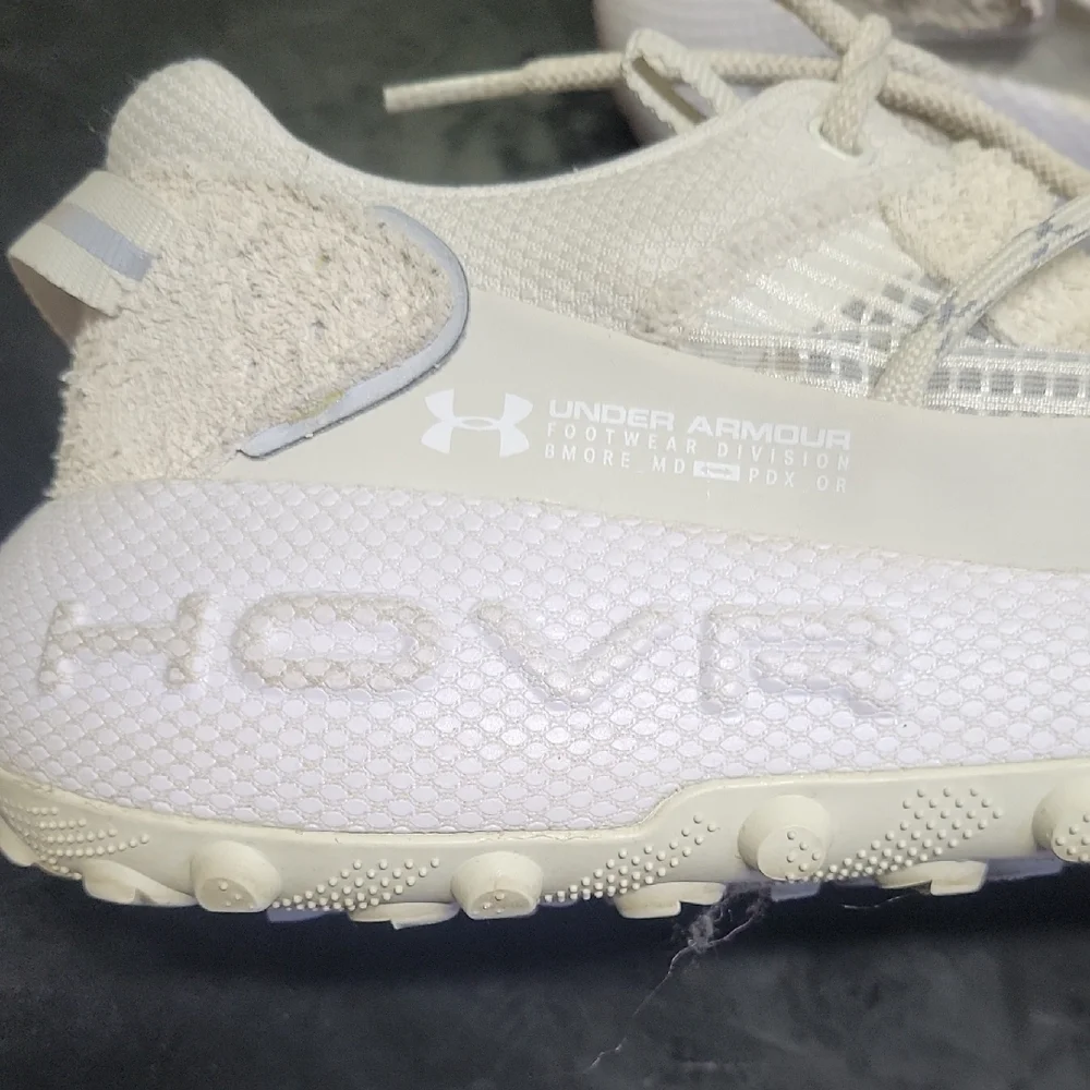 Mens 12 Under Armour Fat Tire Venture Pro shoes in white or light tan. Excellent - Picture 6 of 9